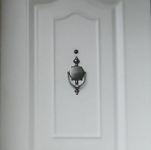 door knocker