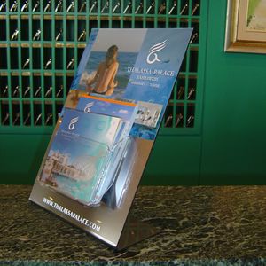 metal brochures rack
