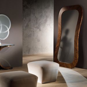 free-standing mirror