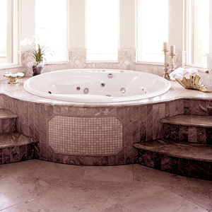 round bathtub