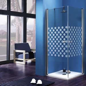 pivoting shower screen 1