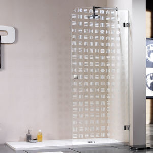 pivoting shower screen 1