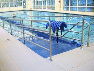 self-supporting swimming pool
