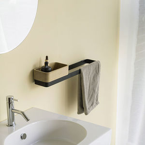 towel rack with rods 1