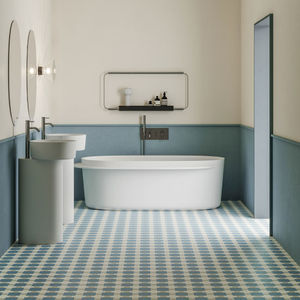 oval bathtub 1