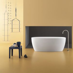 oval bathtub 1
