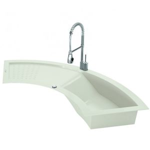 single-bowl kitchen sink