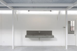wall-mounted washbasin