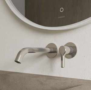 chrome-plated brass bathtub spout