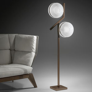 floor-standing lamp