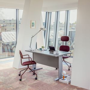 workstation desk / wooden / contemporary / commercial