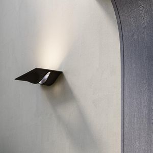 contemporary wall light