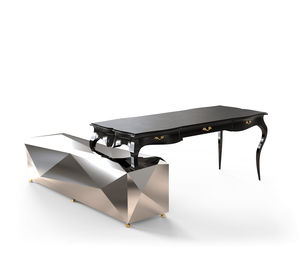 free-standing desk