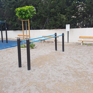 outdoor parallel bars