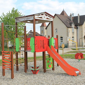 playground play structure