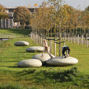 playground climbing boulder 1