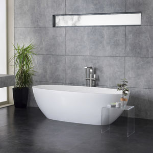 oval bathtub