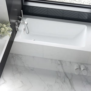 corner bathtub