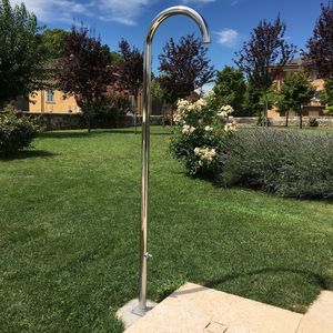 pool garden shower 1
