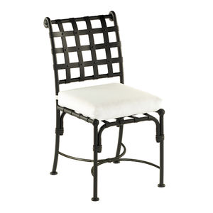 traditional garden chair / with armrests / with removable cushion / aluminum
