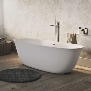 oval bathtub 1