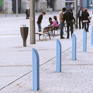 pedestrian bollard