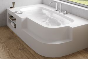 oval bathtub 1