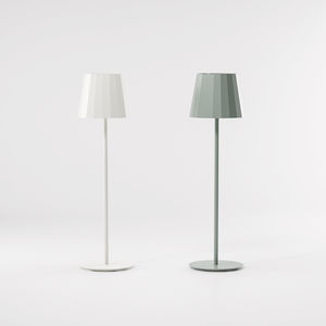 floor-standing lamp / contemporary / aluminum / stainless steel