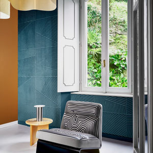 wall-covering on non-woven backing