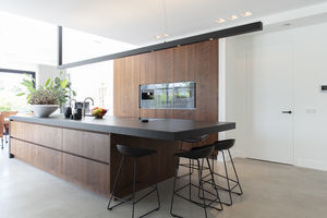 aluminum door frame
