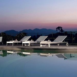 contemporary sun lounger