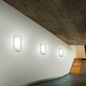 contemporary wall light