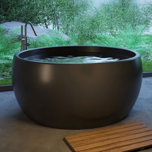 round bathtub