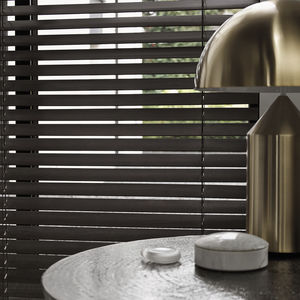 Venetian blinds / wooden