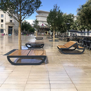 traditional public bench 1
