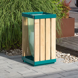 public trash can