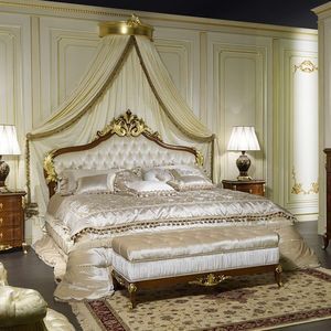 canopy bed