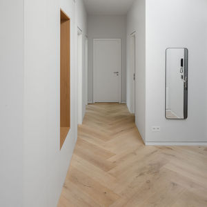 solid parquet floor