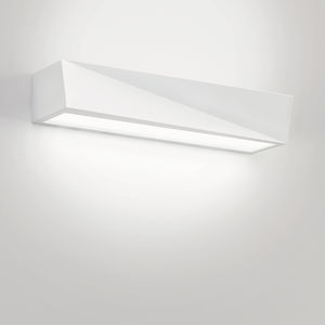 contemporary wall light