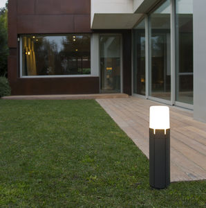 garden bollard light