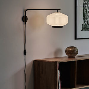 contemporary wall light