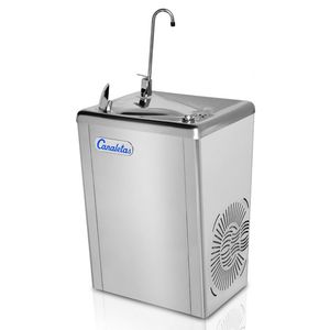 outdoor drinking fountain