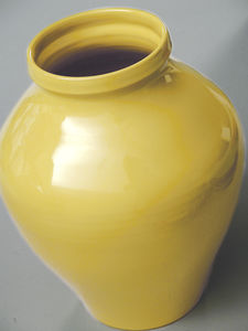 contemporary vase / glazed ceramic