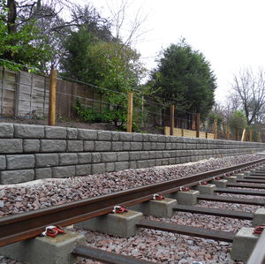 concrete retaining wall