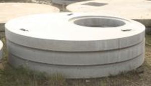 concrete manhole cover / round