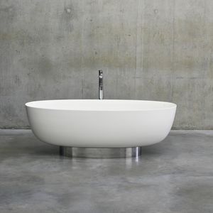 oval bathtub 1