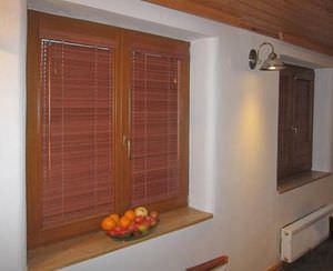 Venetian blinds