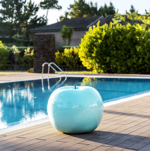 outdoor sculpture / resin / for public spaces