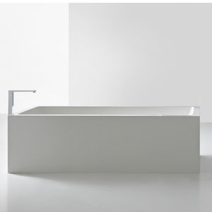 free-standing bathtub 1