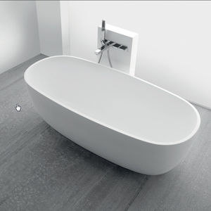 oval bathtub 1